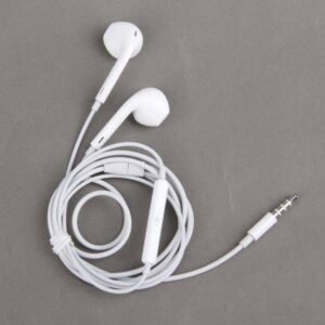 WIRED EARPHONES WITH MICROPHONE